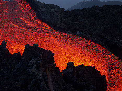 火山男女_火山的女儿_火山女儿攻略