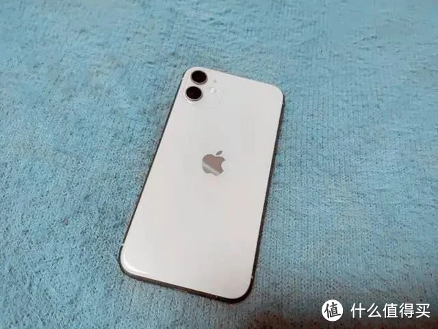 变黄的苹果还能吃吗_白色iphone发黄_苹果11白色用久了会发黄吗
